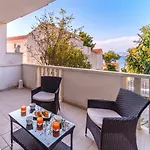 Daire Elmira - Charme Holidays Sutivan
